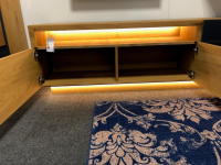 Schröder Franz - Wohnwand Kitzalm Solid Plus K050 Kernasteiche Natur Furniert Gebürstet Akzentglas Schiefer Grau Inklusive Beleuchtung - 4