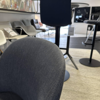Muuto - Stuhl Oslo Side Chair Stoff Kvadrat Still Grau Gestell Metall Schwarz - 4