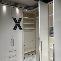Loddenkemper - Kleiderschrank Maxx 200 Lack Weiß Matt Griffe Edelstahloptik Mit LED-Einbauspots - 10