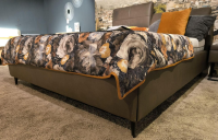 Hukla - Polsterbett HUPB22140 Stoff Galero Nougat Braun Füße Metall W014 Schwarz Inklusive Nachtkonsolen Und Kissen - 8