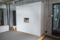 Piure - Kleiderschrank Line Mattlack P01 White Griffe P19 Dune Grau - 4