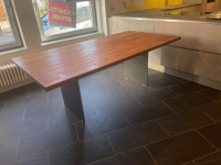 kf furniture - Tisch Theben 3000 Platte Astiger Nussbaum Gestell Stahl Geschliffen Matt Lackiert Schwarz - 5