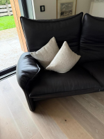 Cassina - Sofa Maralunga 40 Leder Dunkelbraun Basis Schwarz - 5