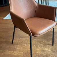 Freifrau - 4er-Set Armlehnstuhl High Grace Leder Magnum Cognac Braun 4-Fuß Gestell Metall Schwarz - 7