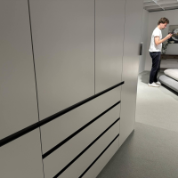 Interlübke - Kleiderschrank Collect Mattlack Außen M08 Greige Innen M23 Muschel Grau - 2