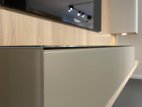 Team 7 - Wohnwand Eiche Weißöl Farbglas Graphitgrau Mit Wandpaneelen - 11