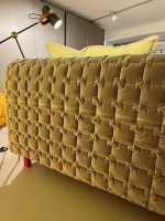 Ligne Roset - Bett Ruché Stoff Harald 3 Chamois 242 Braun Gestell Rot mit Hocker ohne Matratzen ohne Lattenrost - 7