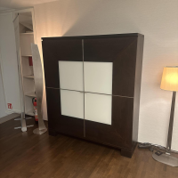 Scholtissek - Schrank Varus Korpus Knorrige Eiche Wengefarben Dunkelbraun Front Glas Optiwhite Weiß Matt - 8
