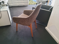 Montis - Stuhl Vico Stoff Aldo 2 Braun Gestell Nussbaum Massiv - 3