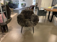 Tommy M - Sessel Lola Innen Lammfell Lamb Darkgrey Außen Leder B2 Corrida Anthrazit Gestell Holz Schwarz - 4