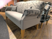 Barnickel - Sofabank Georgia Stoff 52 109 09 Grau Und 52 109 29 Grau Füße Eiche Geölt Inklusive Kissen - 8