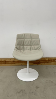 einzelstuehle-mdf-italia-flow-chair-bezug-kunstleder-york-farbe-r335-tellerfuss-112b-weiss-matt-233-7