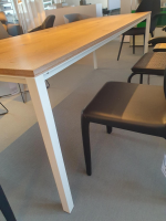 Janua - Tisch S600 Platte Eiche Weiß Pigmentiert Geölt Gestell Verkehrsweiß RAL 9016 Weiß Pulverbeschichtet - 4