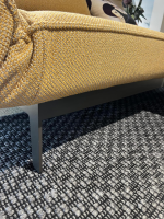 Rolf Benz - Sofabank Mera Stoff 24 355 Sonnengelb Gelb Gestell Stahl RAL 7022 Umbragrau Schwarz Pulverbeschichtet Matt - 4