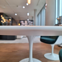 Knoll International - Esstisch Saarinen Oval Mattweiß Gussfuß Aluminium Weiß Rilsan Geschützt - 5