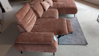 Poco - Ecksofa Nicolai Stoff Nile Kupfer 300 Braun Fuß Schwarz Matt mit Verstellfunktionen - 6