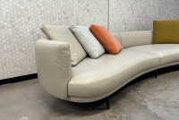 Walter Knoll - Sofa Maaru 850 Leder Elen 1218 Cosy Grey Beige Gestell Bronze Schwarz Matt Pulverbeschichtet Mit 5 Kissen - 6