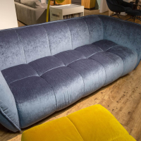 Raum.Freunde - Sofa 3 Sitzer CRF HEDDA Stoff Chenille Elyot 11 Dark Blue Dunkelblau Füße Nr 37 Schwarz Mit Hocker Stoff Aqua Clean Velvy 5 Yellow Gelb - 4