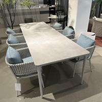 DEDON - Outdoor Tischgruppe Bellmonde Platte Keramik Mineral Grau Gestell Aluminium Lipari Weiß Grau Inklusive Kissen - 2