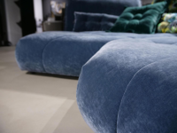Bretz - Wohnlandschaft Matilda Stoff 64 1984 Happy Velvet Powder Grey Blau Bunt Mit Kissen - 2