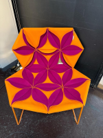 Moroso - Sessel Antibodi Stoff Kvadrat Divina 3 536 Orange Und 662 Violet Gestell Stahl Orange Lackiert Pantone 718 - 2
