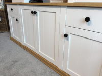 Schöner Wohnen-Kollektion - Buffetschrank Village 6415H Lack Weiß Akzent Asteiche Griffe Schwarz - 7