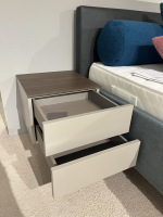 Novamobili - Nachtkommode Living 2023 Lack Visone Matt Grau Innen Perla 46 Abdeckplatte 72 Noce - 6