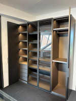 Poliform - Kleiderschrank New Entry Metallisch Lackiert Bronzo 23 Grau Anthrazit Und Ardesia Glas Grau Anthrazit Mit Beleuchtung - 7