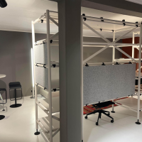 Vitra - Bürosystem Comma Shelf und Horizontal Beam Melamin Soft Light Screen Vlies Kieselgrau - 2