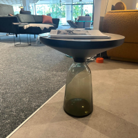 ClassiCon - Beistelltisch Bell Side Table Platte Marmor Bianco Carrara Weiß Grau Fuß Glas Quarzgrau Grau Mundgeblasen - 3