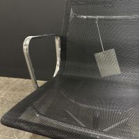 einzelstuehle-vitra-stuhl-aluminium-chair-ea108-bezug-schwarz-gestell-aluminum-verchromt-423-03-9