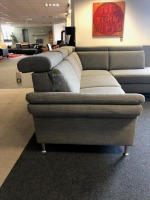 Carina - Ecksofa Modell 1073 Stoff Picasso Stone Metallfüße Aluminium Rund Glänzend mit Verstellfunktionen - 8