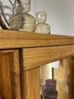 Natura - Highboard Hartford Eiche Natur Geölt Rückwand Massiv Sandgestrahlt Inklusive Beleuchtung - 3