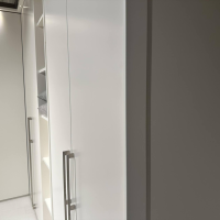 Loddenkemper - Kleiderschrank Maxx 200 Lack Weiß Matt Griffe Edelstahloptik Mit LED-Einbauspots - 5