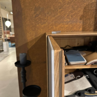 Scholtissek - Schrank Kera Front Keramik Beton Silk Grau Korpus Knorrige Eiche Natur Geölt Gestell Metall Schwarz Lackiert - 5