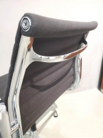 einzelstuehle-vitra-stuhl-aluminium-chair-ea-108-stoff-schwarz-gestell-aluminium-poliert-413-03