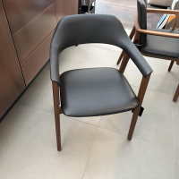 Conde House - Stuhl Ten Leder Schwarz Gestell Nussbaum Massiv - 2