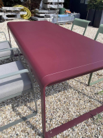 Fermob - Gartengruppe Bellevie Aluminium Pulverlack Sessel Rosmarin Grün Grau Tisch Schwarzkirsche Rot Violett Mit Sitzkissen - 6