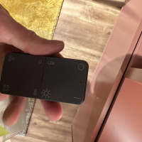 Contur - Highboard Colore Lack Matt Samtbeere 489 Rosa Rot Sockelrahmen Drehfuß Vitrine Klarglas Mit LED Beleuchtung - 5