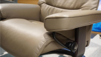 Stressless - Sessel View M Leder Batick Mole Braun Gestell Classic Wenge Gebeizt Inklusive Hocker - 11