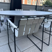 Royal Botania - Sitzgruppe Tisch Conix Ellipse Platte Beton Cement Grau Stuhl Strappy 55 Polster Natural Linen Beige Gestell Anthrazit - 5