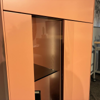 Contur - Highboard Colore V3 Lack Samtbeere Rosa Mit Rillenoptik Inklusive Einlegeböden Und Beleuchtung - 7