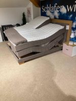 Delux Production OÜ - Boxspringbett Taara Stoff Rebel 12 Taupe mit Verstellfunktionen - 4