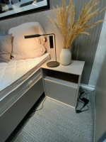 Kettnaker - Bett B3 Kopfteil Stoff Maple Creme Füße Verchromt Inklusive Nachttische Mattlack Seide Weiß - 6