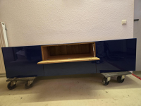 Scholtissek - Hängelowboard Novus Korpus Knorrige Eiche Rustikal Natur Geölt Front Glas 5002 Ultramarienblau Blau Glänzend - 2