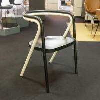stuhlsets-cappellini-chair-2-gestell-esche-massiv-schwarz-metallrohr-weiss-matt-sitzflaeche-2