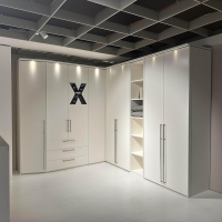 Loddenkemper - Kleiderschrank Maxx 200 Lack Weiß Matt Griffe Edelstahloptik Mit LED-Einbauspots - 3