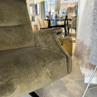 Bielefelder Werkstätten - Relaxsessel Dexter Stoff Amica Olivgrün Sternfuß Schwarz Matt mit motorischer Verstellung - 3