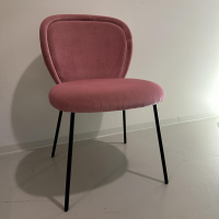 einzelstuehle-freifrau-side-chair-ona-bezug-baumwollvelours-spritz-rosso-rosa-stahlgestell-schwarz-4