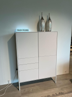 Raum.Freunde - Anbauwand Ove Außen MDF Lackiert Kreide Weiß Innen Melamin Schwarz - 3